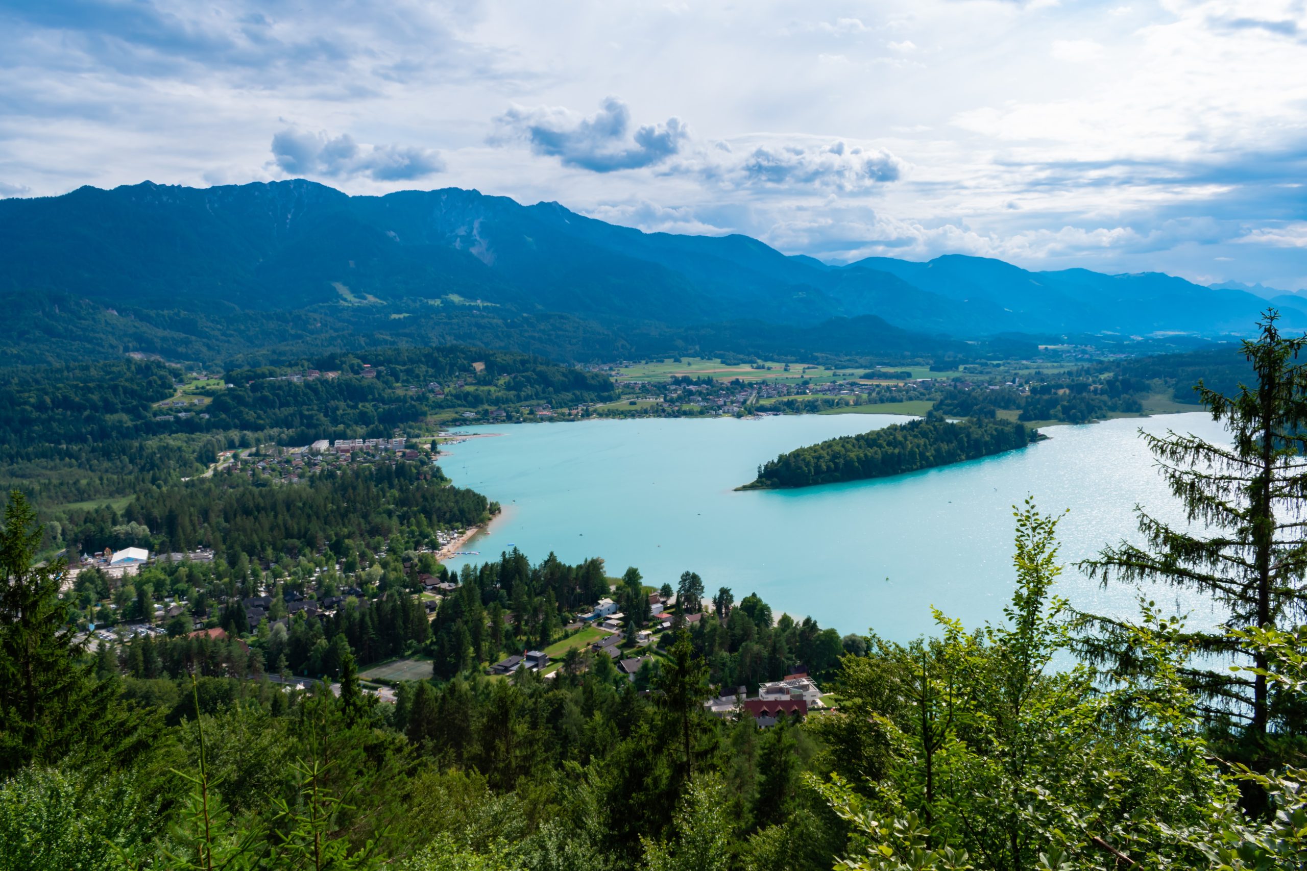 Faaker See in der Nähe von Villach, Kärnten, von der Weite.